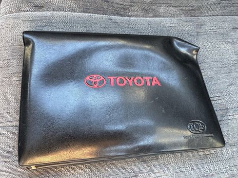 Used 1998 Toyota Corolla LE FWD image 30