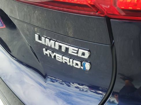 Used 2021 Toyota Venza Limited AWD/4WD image 7