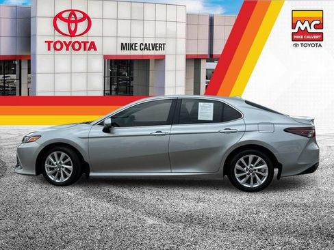 Used 2023 Toyota Camry LE FWD image 2