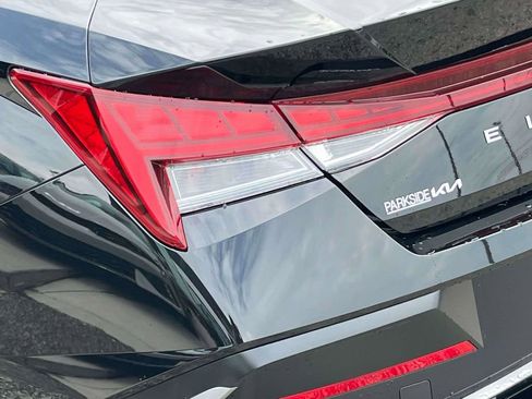Used 2025 Hyundai Elantra Limited FWD image 34