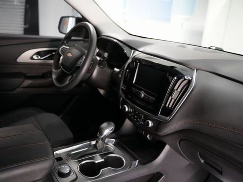 Used 2021 Chevrolet Traverse LS image 22