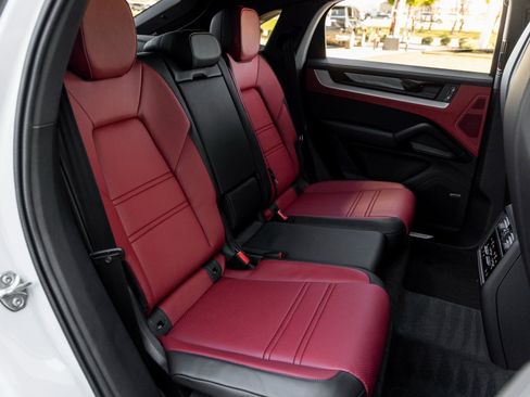 New 2026 Porsche Cayenne S image 40