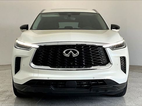 Used 2025 INFINITI QX60 Luxe w/ Cargo Package FWD image 3