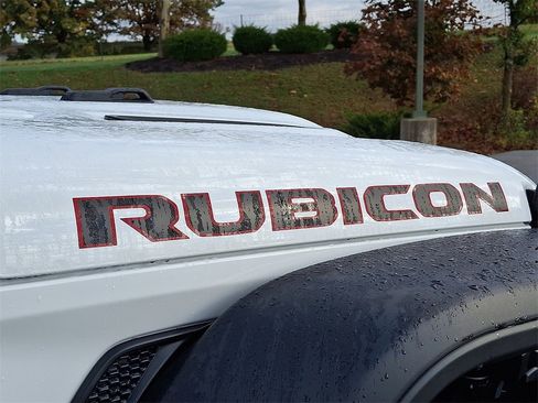 Used 2024 Jeep Gladiator Rubicon w/ Technology Group image 31