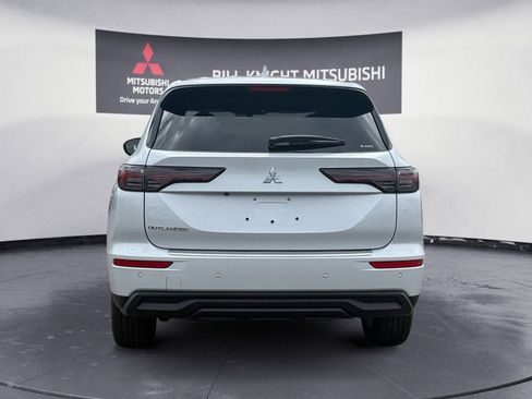 Used 2025 Mitsubishi Outlander ES AWD/4WD image 4