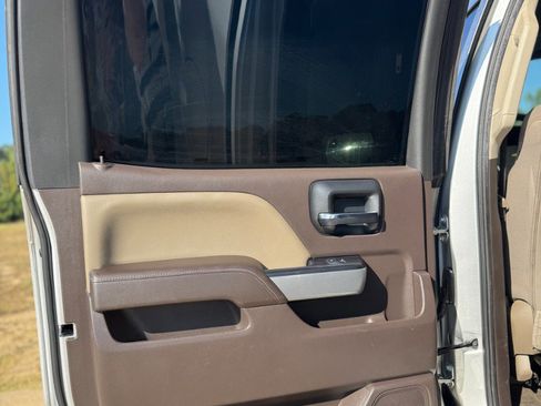 Used 2018 Chevrolet Silverado 1500 LT w/ Texas Edition image 26