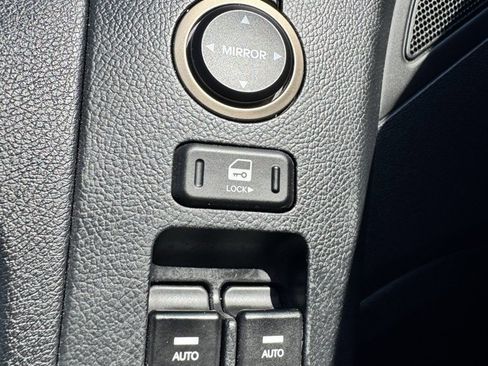 Used 2013 Hyundai Genesis 3.8 image 18