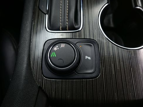 Used 2017 GMC Acadia SLT FWD image 24