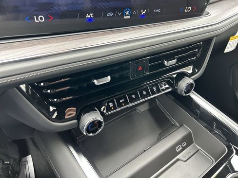 New 2026 Chevrolet Suburban LS w/ Max Trailering Package AWD/4WD image 28