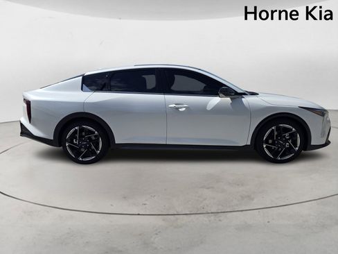New 2025 Kia K4 GT-Line image 3