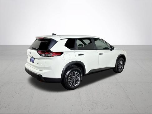 Used 2024 Nissan Rogue S AWD/4WD image 6