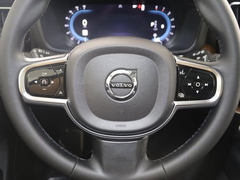 Used 2023 Volvo XC60 B5 Plus w/ Climate Package image 36