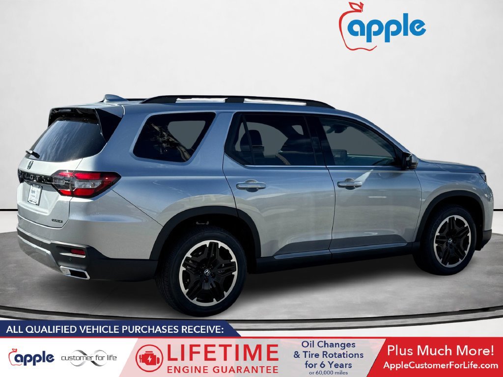 New 2026 Honda Pilot Touring image 3