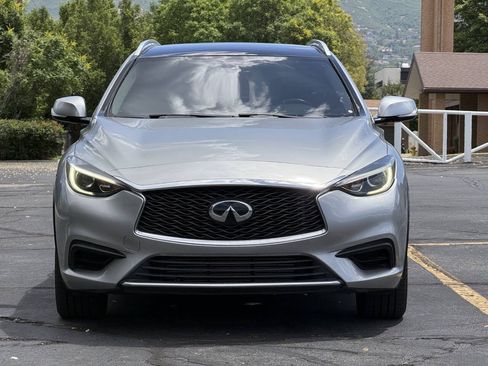 Used 2018 INFINITI QX30 FWD image 2