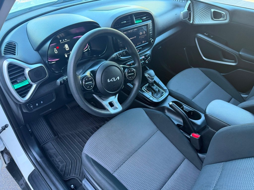 Used 2023 Kia Soul LX FWD image 9