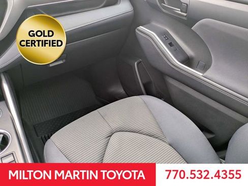 Certified 2024 Toyota Highlander LE FWD image 16