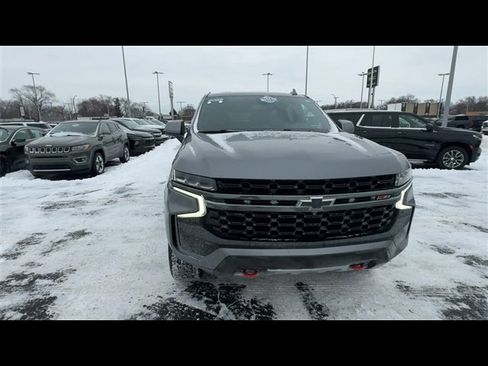 Used 2022 Chevrolet Tahoe Z71 w/ Luxury Package image 3