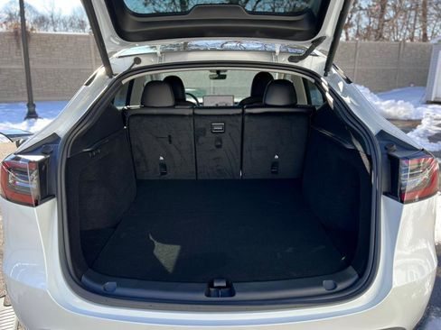 Used 2023 Tesla Model Y 2WD image 19