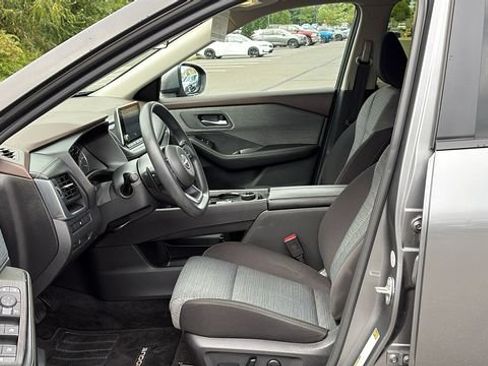 Used 2023 Nissan Rogue SV AWD/4WD image 10