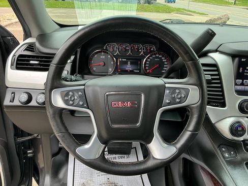 Used 2016 GMC Yukon SLT w/ Open Road Package AWD/4WD image 17