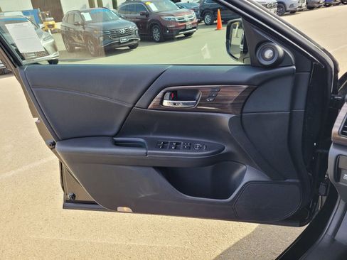 Used 2016 Honda Accord EX-L image 16