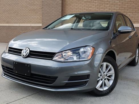 Used 2015 Volkswagen Golf S image 7