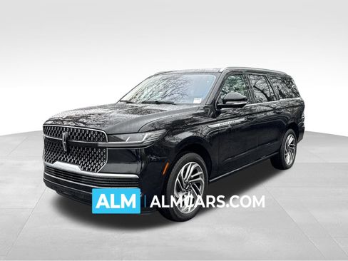 Used 2025 Lincoln Navigator L Reserve image 1
