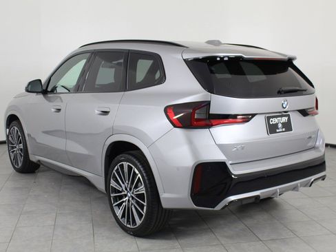 Certified 2025 BMW X1 xDrive28i w/ Technology Package image 3