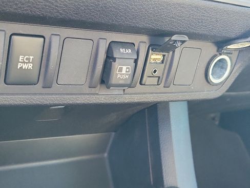 Used 2018 Toyota Tacoma SR5 RWD image 24