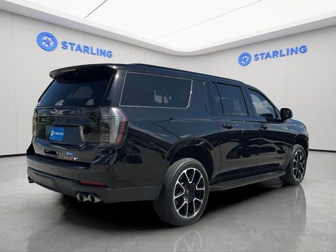 Used 2025 Chevrolet Suburban RST w/ Comfort Package image 9