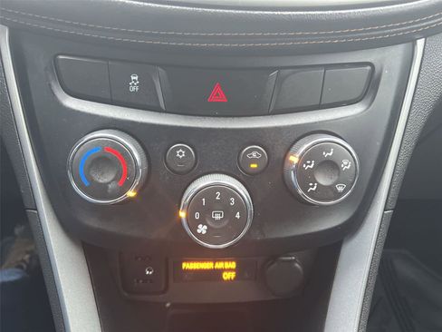 Used 2019 Chevrolet Trax LS w/ LPO, Cargo Package image 17