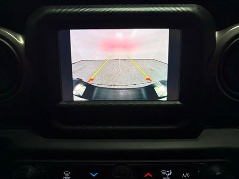 Used 2023 Jeep Gladiator Sport image 17