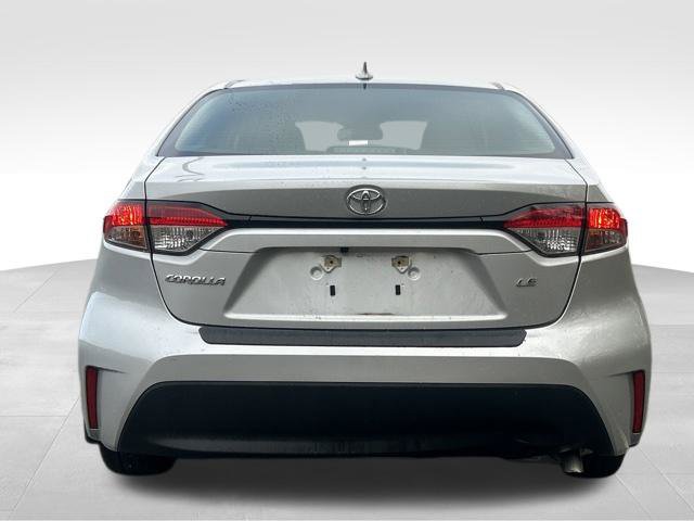 Used 2024 Toyota Corolla LE FWD image 4