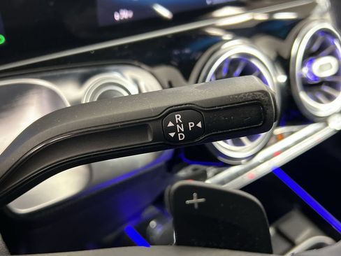 Used 2021 Mercedes-Benz GLB 250 image 20