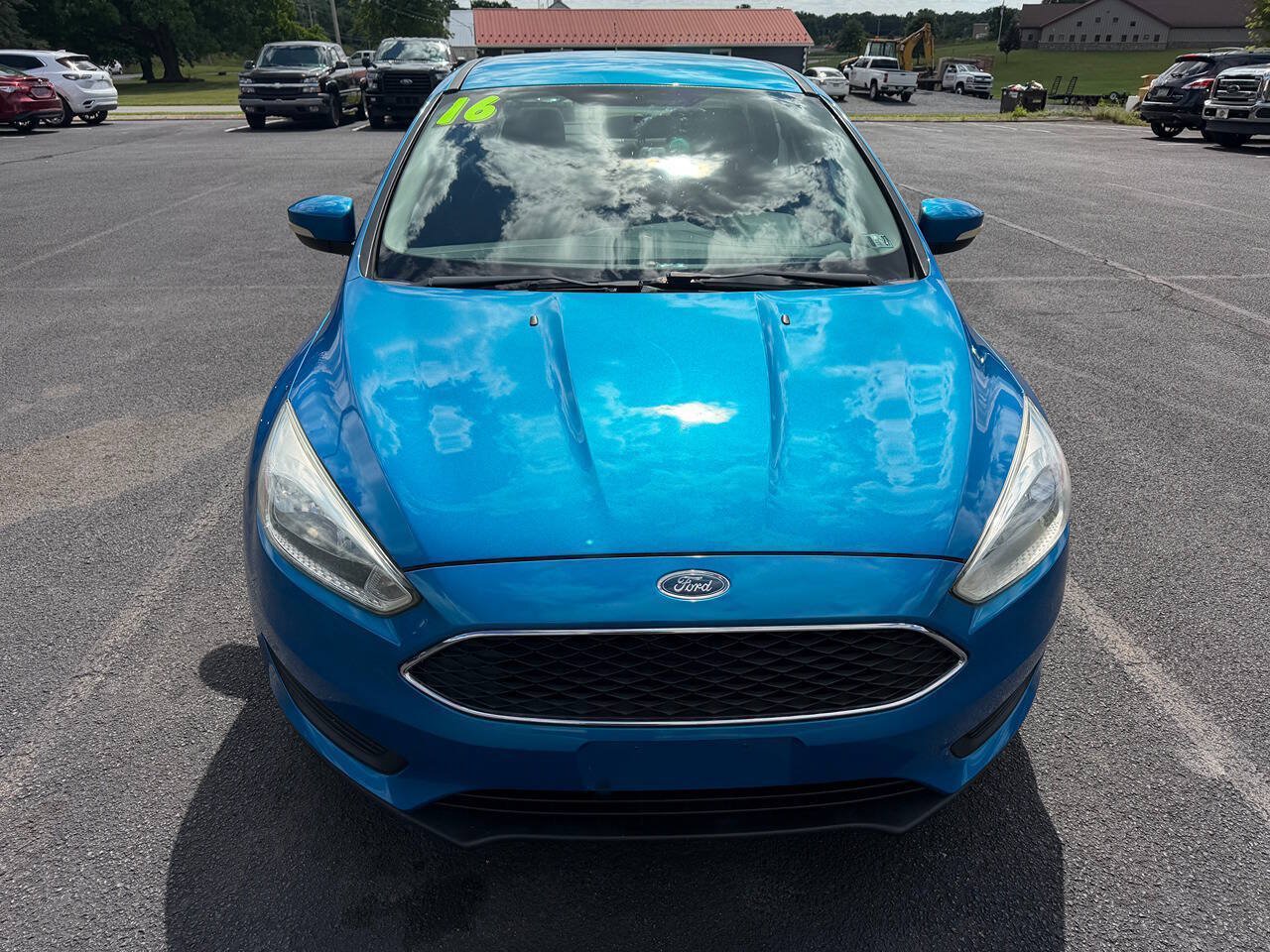 Used 2016 Ford Focus SE w/ SE Cold Weather Package FWD image 3