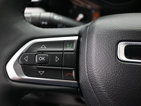 Used 2023 Jeep Compass Latitude AWD/4WD image 16
