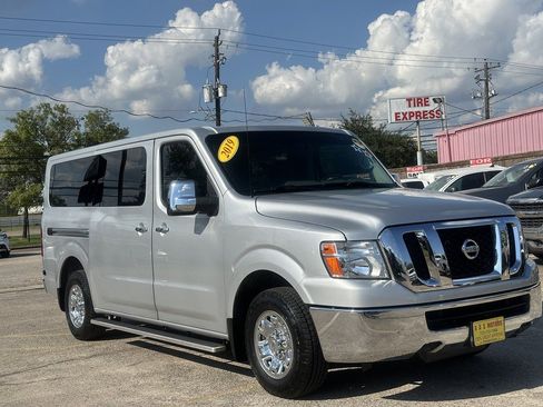 Used 2019 Nissan NV 3500 SV w/ Navigation Package image 8