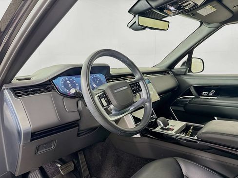 Used 2025 Land Rover Range Rover Long Wheelbase Autobiography AWD/4WD image 9