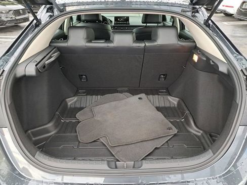 Certified 2024 Honda Civic EX-L image 9