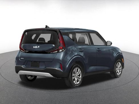 Used 2025 Kia Soul LX w/ LX Technology Package FWD image 2