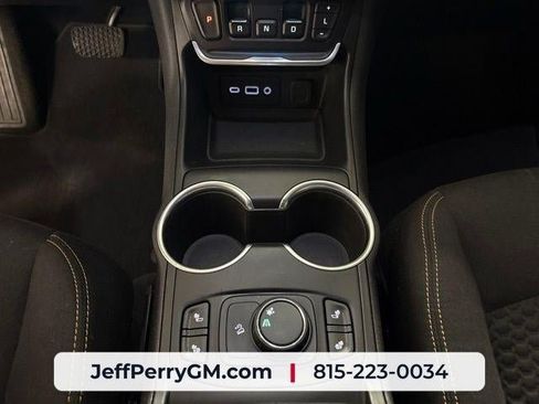 Used 2018 GMC Terrain SLE FWD image 17