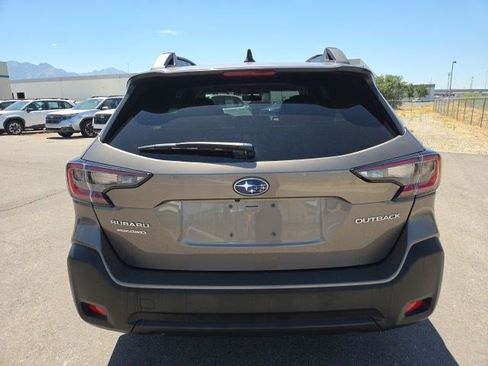 Used 2024 Subaru Outback Premium AWD/4WD image 4