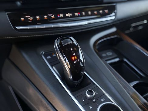 Certified 2024 Cadillac Escalade Luxury image 20