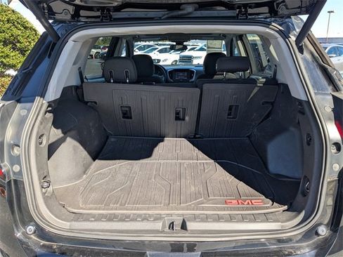 Used 2020 GMC Terrain SLE w/ Driver Convenience Package image 14