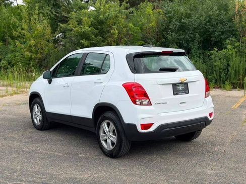 Used 2018 Chevrolet Trax LS AWD/4WD image 4