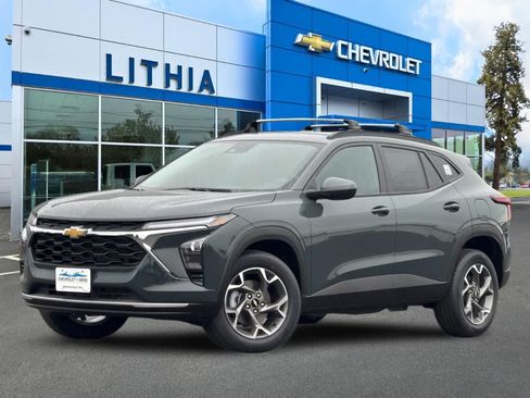 New 2026 Chevrolet Trax LT FWD image 1