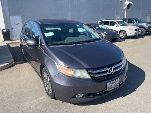 Used 2015 Honda Odyssey Touring Elite image 3