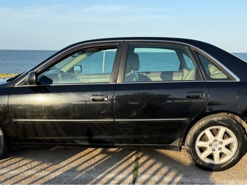Used 2000 Toyota Avalon XLS FWD image 8