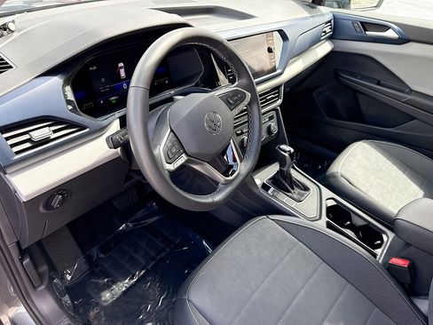 Used 2022 Volkswagen Taos SE FWD image 25