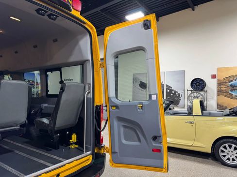Used 2019 Ford Transit 350 XL image 37